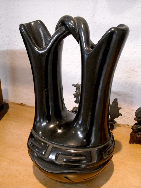Decorative-Art-Black-Clay-Wedding-Vessel